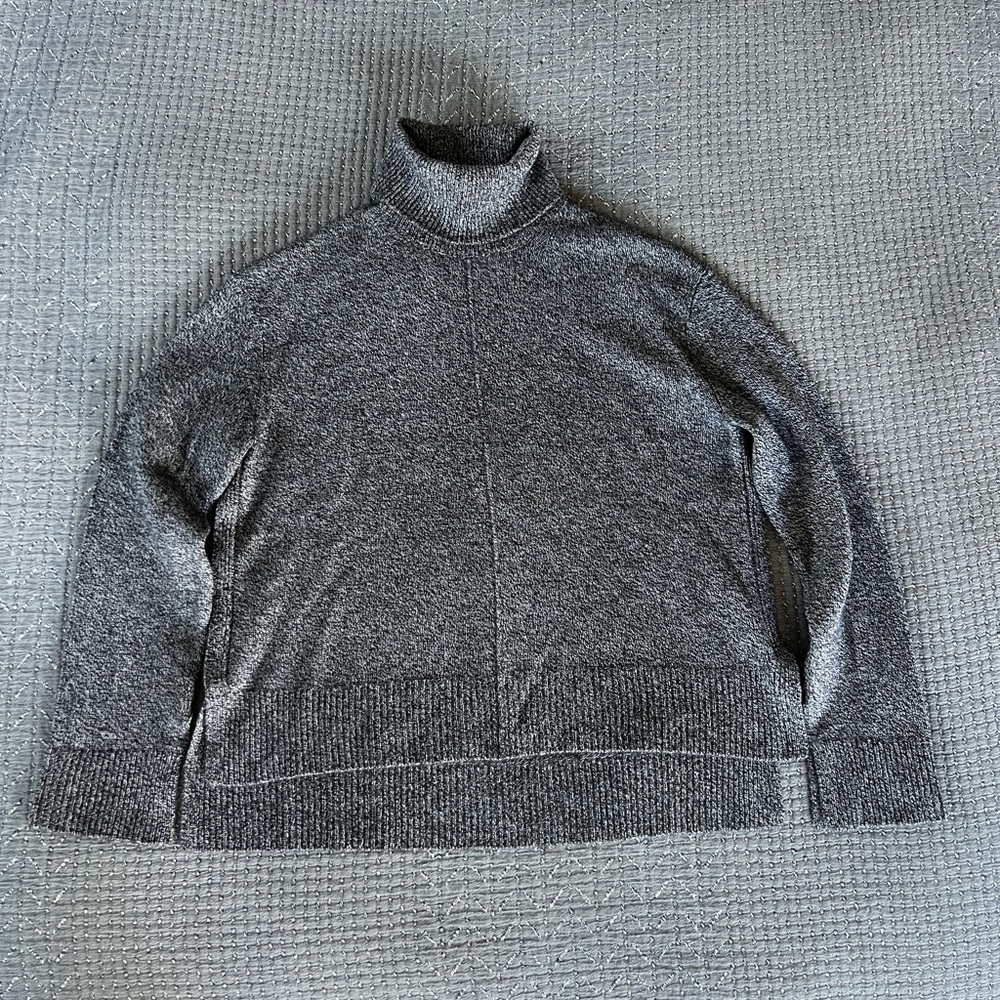 NWOT AQUA Bloomingdale’s 100% cashmere turtleneck sweater XS